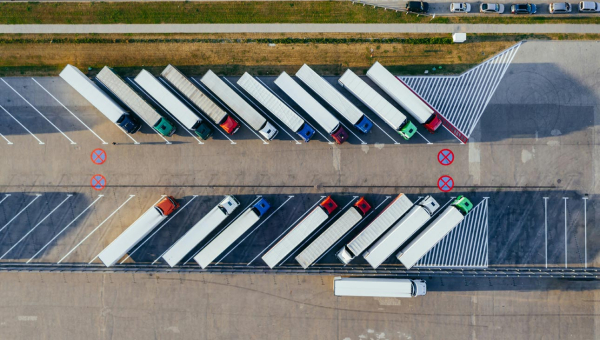 Logistyka i spedycja - jakie usługi oferują firmy spedycyjne?