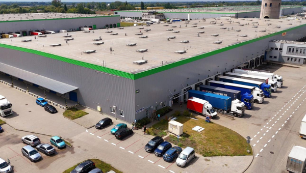 Odprawa celna importowa i eksportowa w 2025 roku - nowe obowiązki i uproszczenia w systemie ICS2 i AES dla unijnych przedsiębiorców