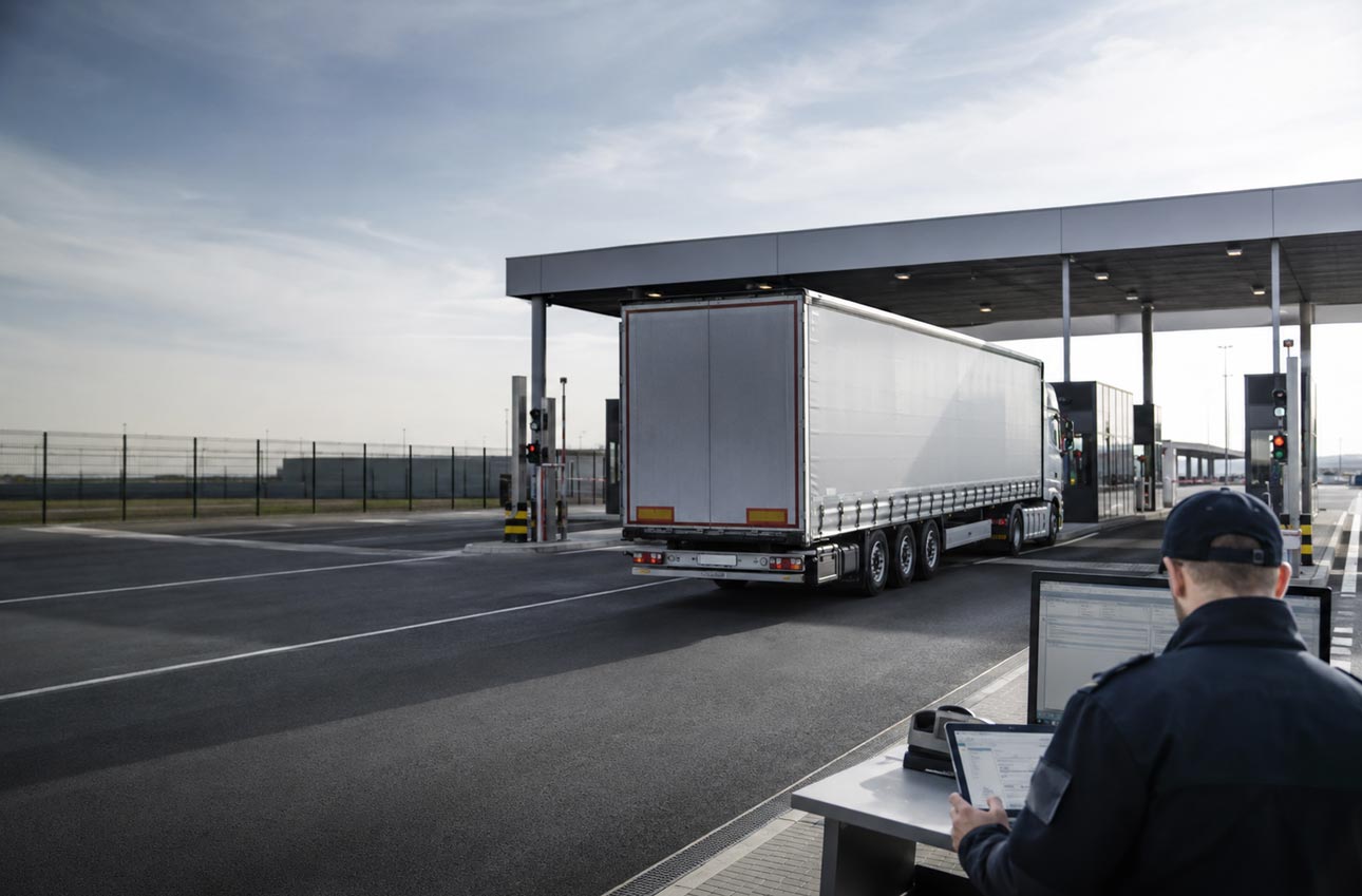 Kontrola celna bez stresu? Przygotuj dokumenty tak, żeby transport drogowy przejechał granicę bez zatrzymania
